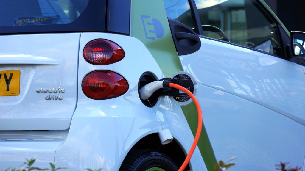 Electric Car & Advantages of ECommerce B2B to the Automotive Industry